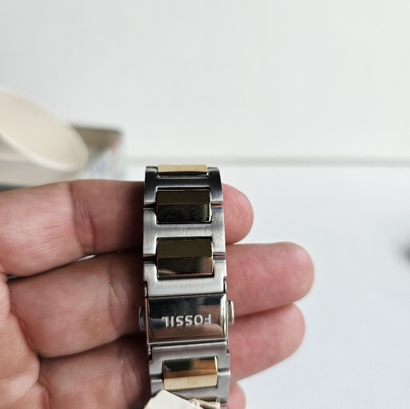 Fossil Watch - Picture 5 of 6
